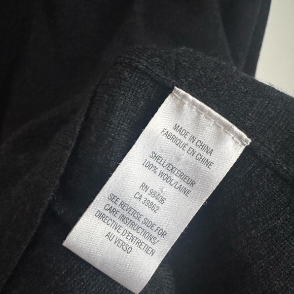 Theory Black V-Neck 100% Wool Long Sleeve Tunic Shirt Women’s Size Medium - Picture 5 of 5